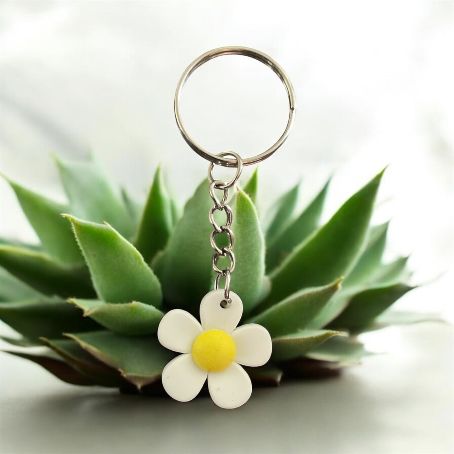 🌸 Porte-Clés Fleur Colorée – L’Accessoire Trop Mignon à Emporter Partout !
