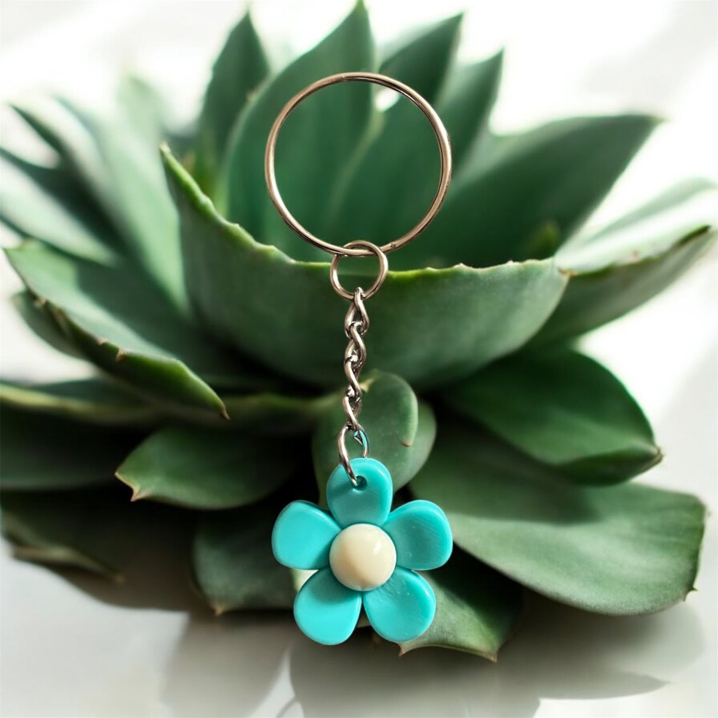 🌸 Porte-Clés Fleur Colorée – L’Accessoire Trop Mignon à Emporter Partout !