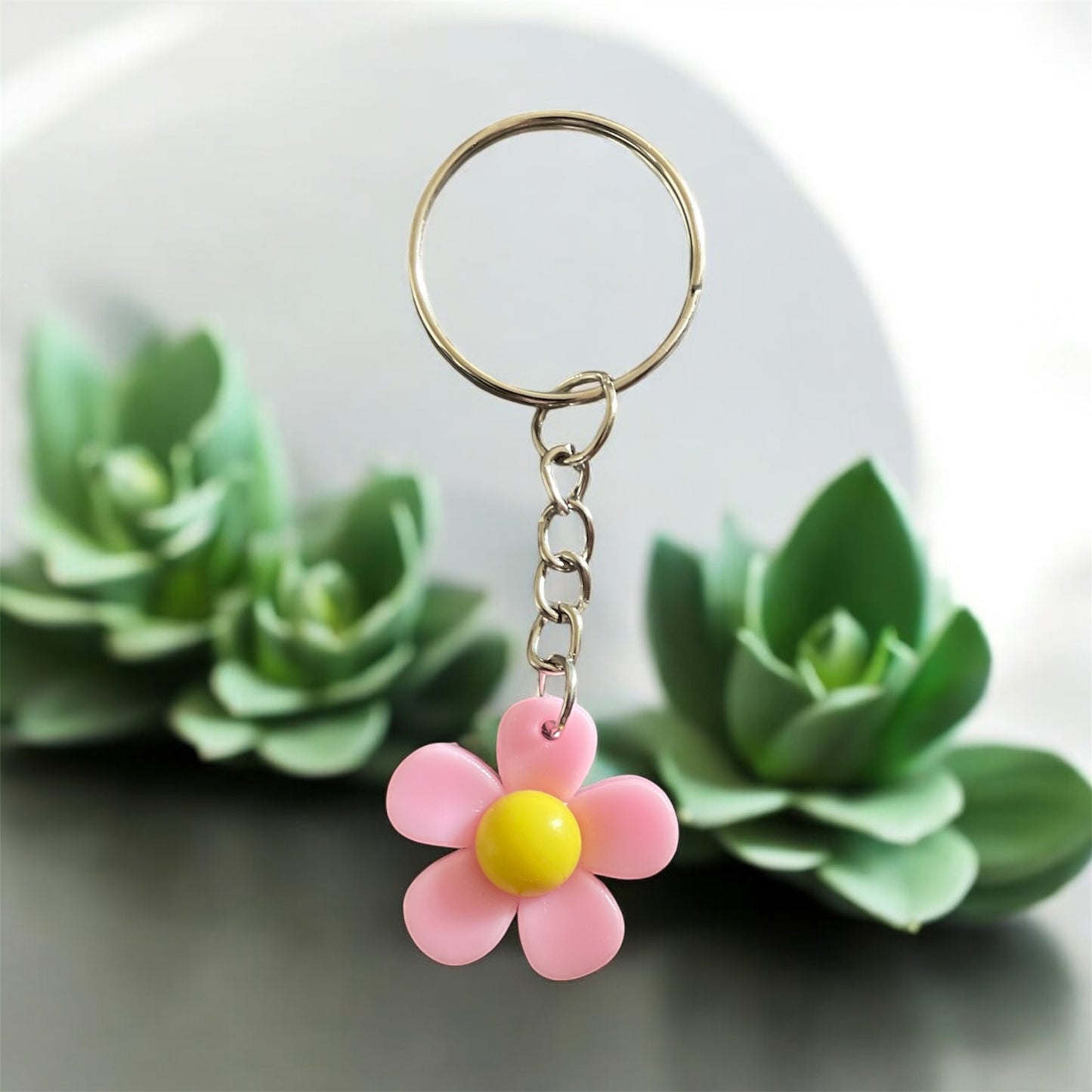 🌸 Porte-Clés Fleur Colorée – L’Accessoire Trop Mignon à Emporter Partout !