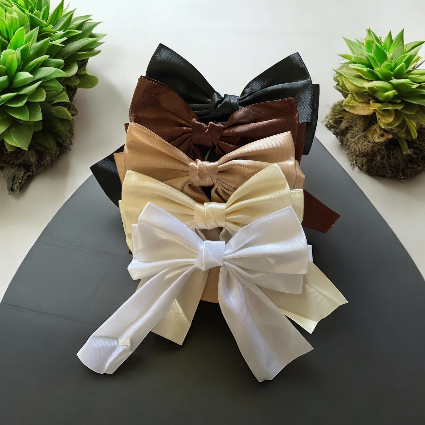 Pinces Nœud Satin – Élégance Intemporelle