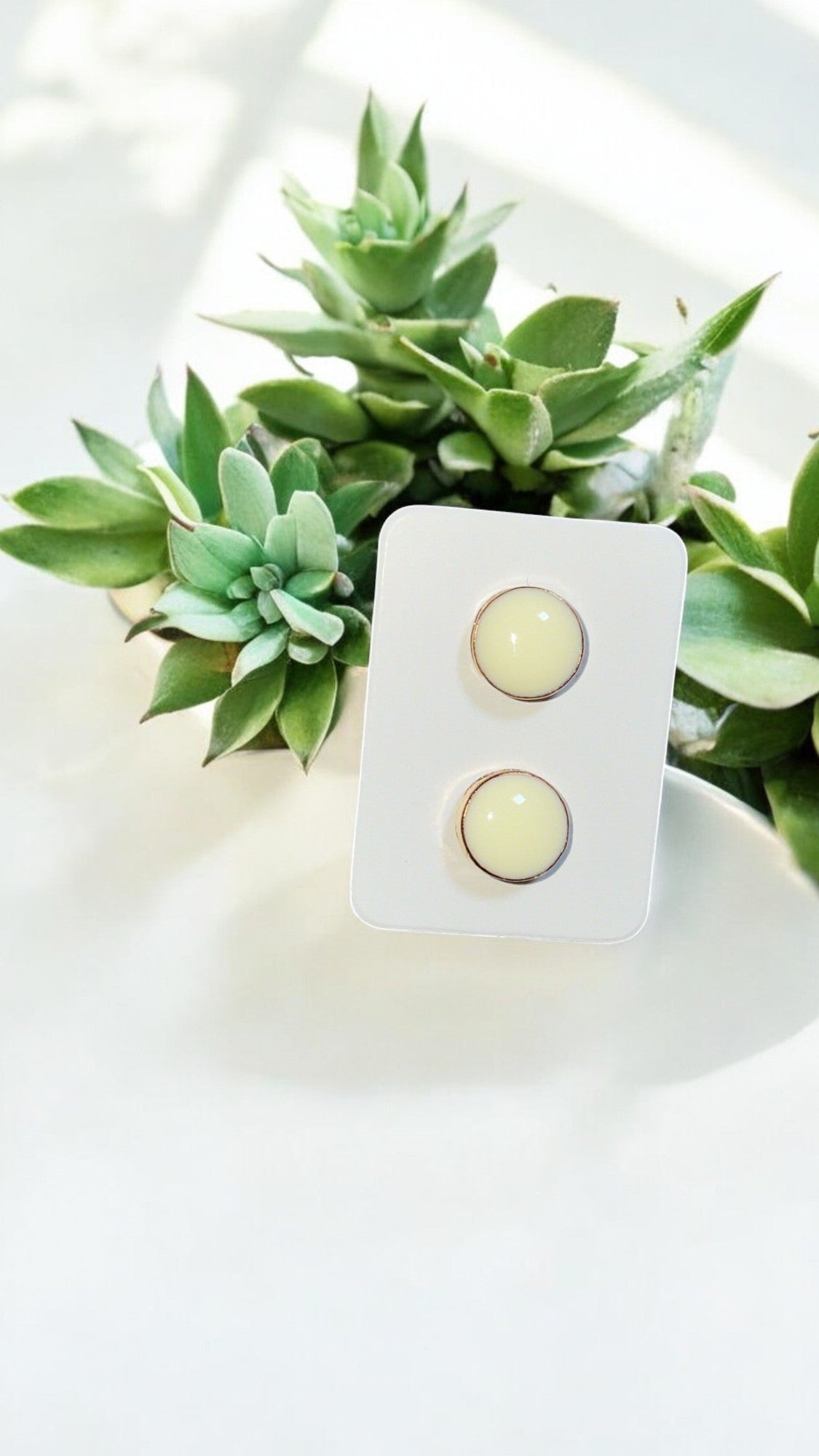Boucles d’oreilles simple – Élégance minimaliste