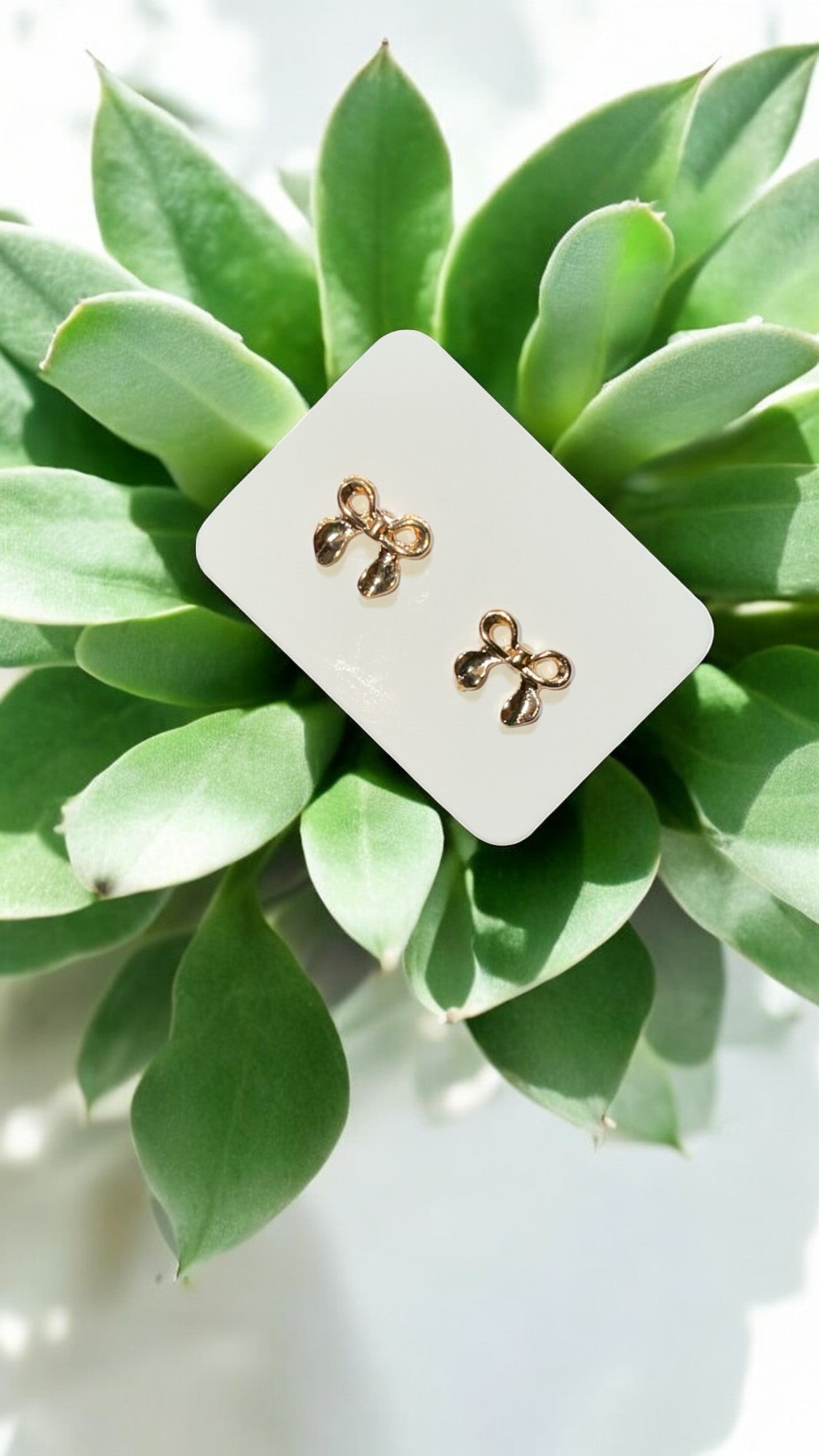 Boucles d’oreilles à formes – Élégance féminine et tendance