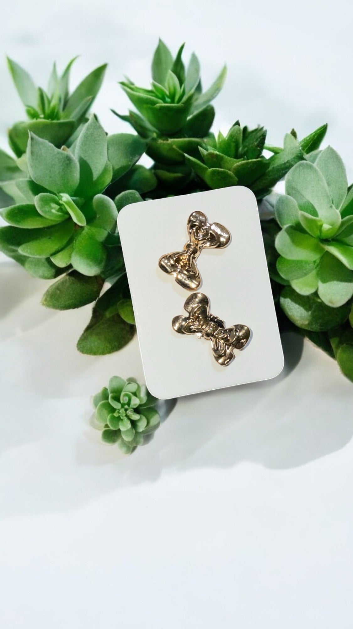 Boucles d’oreilles à formes – Élégance féminine et tendance
