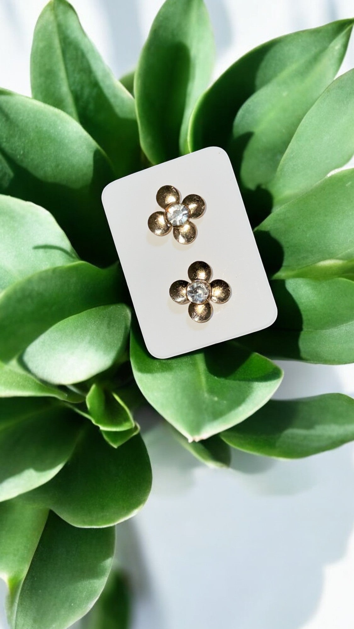 Boucles d’oreilles à formes – Élégance féminine et tendance