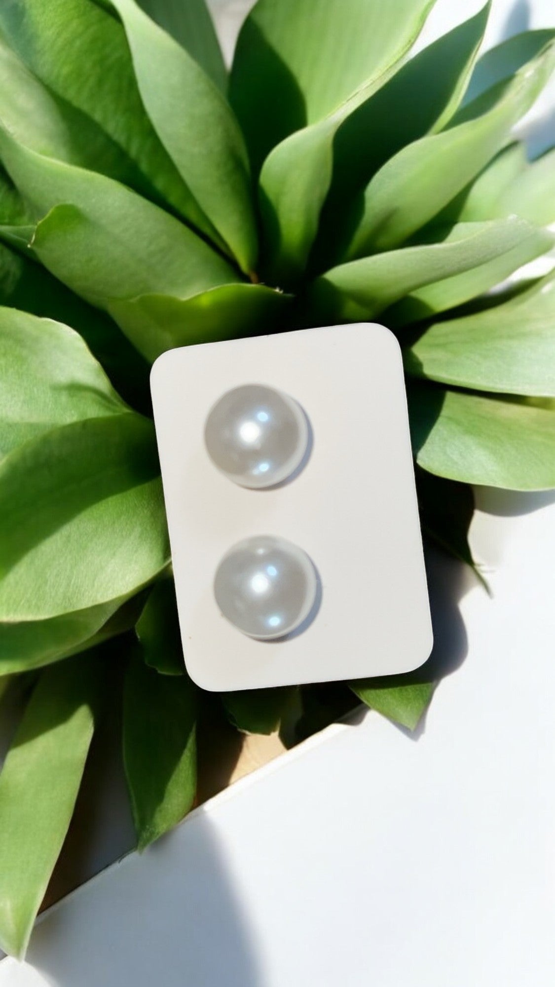Boucles d’oreilles perles nude – Élégance minimaliste et intemporelle