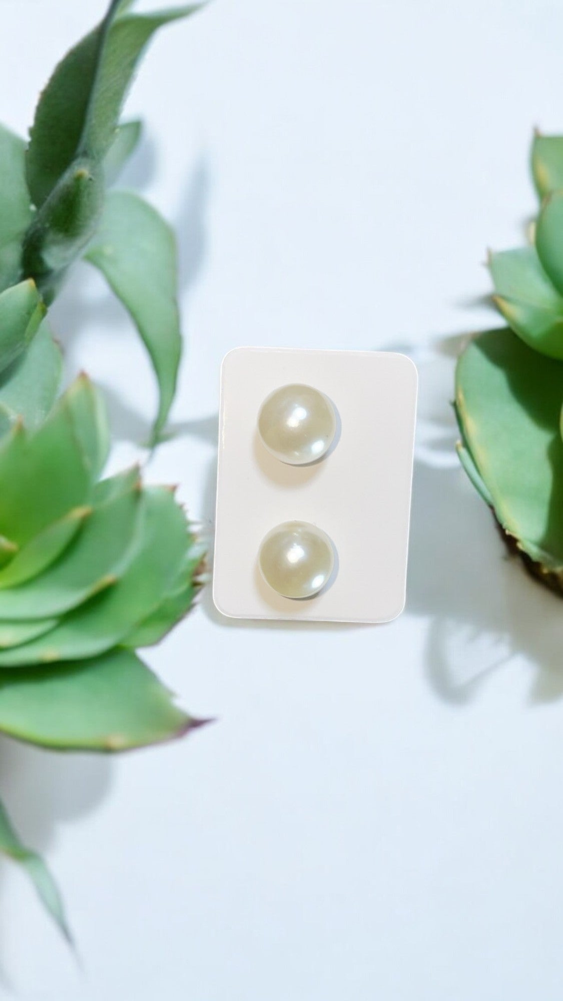 Boucles d’oreilles perles nude – Élégance minimaliste et intemporelle