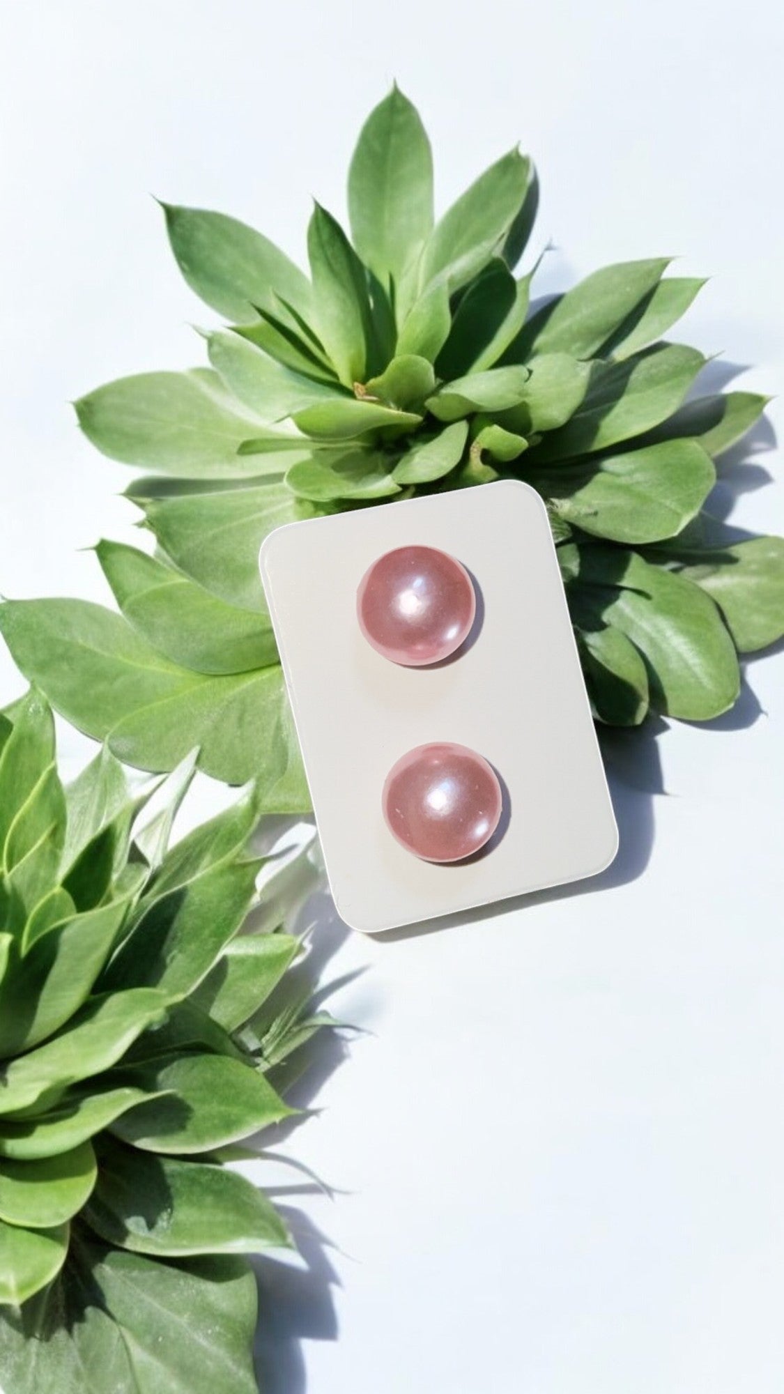 Boucles d’oreilles perles nude – Élégance minimaliste et intemporelle
