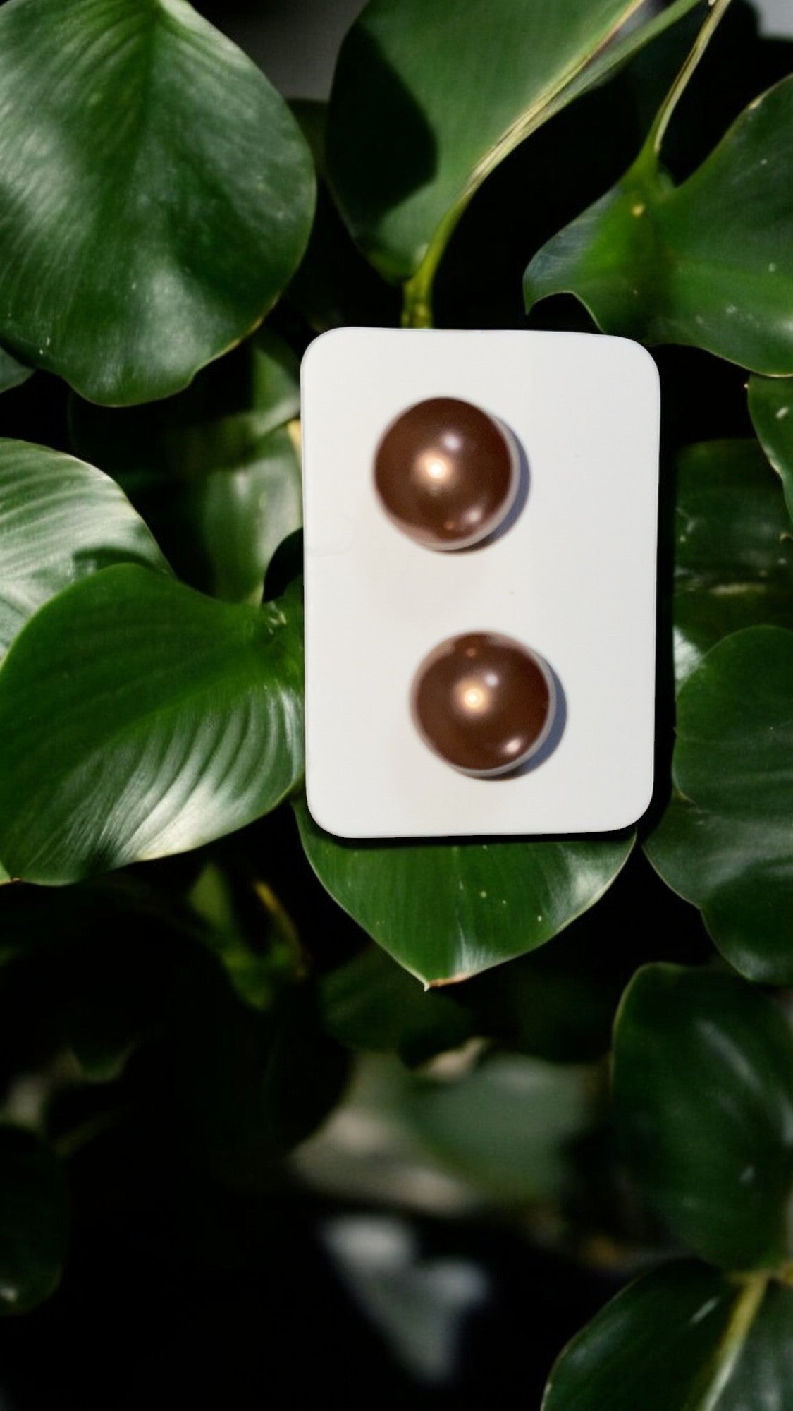 Boucles d’oreilles perles nude – Élégance minimaliste et intemporelle