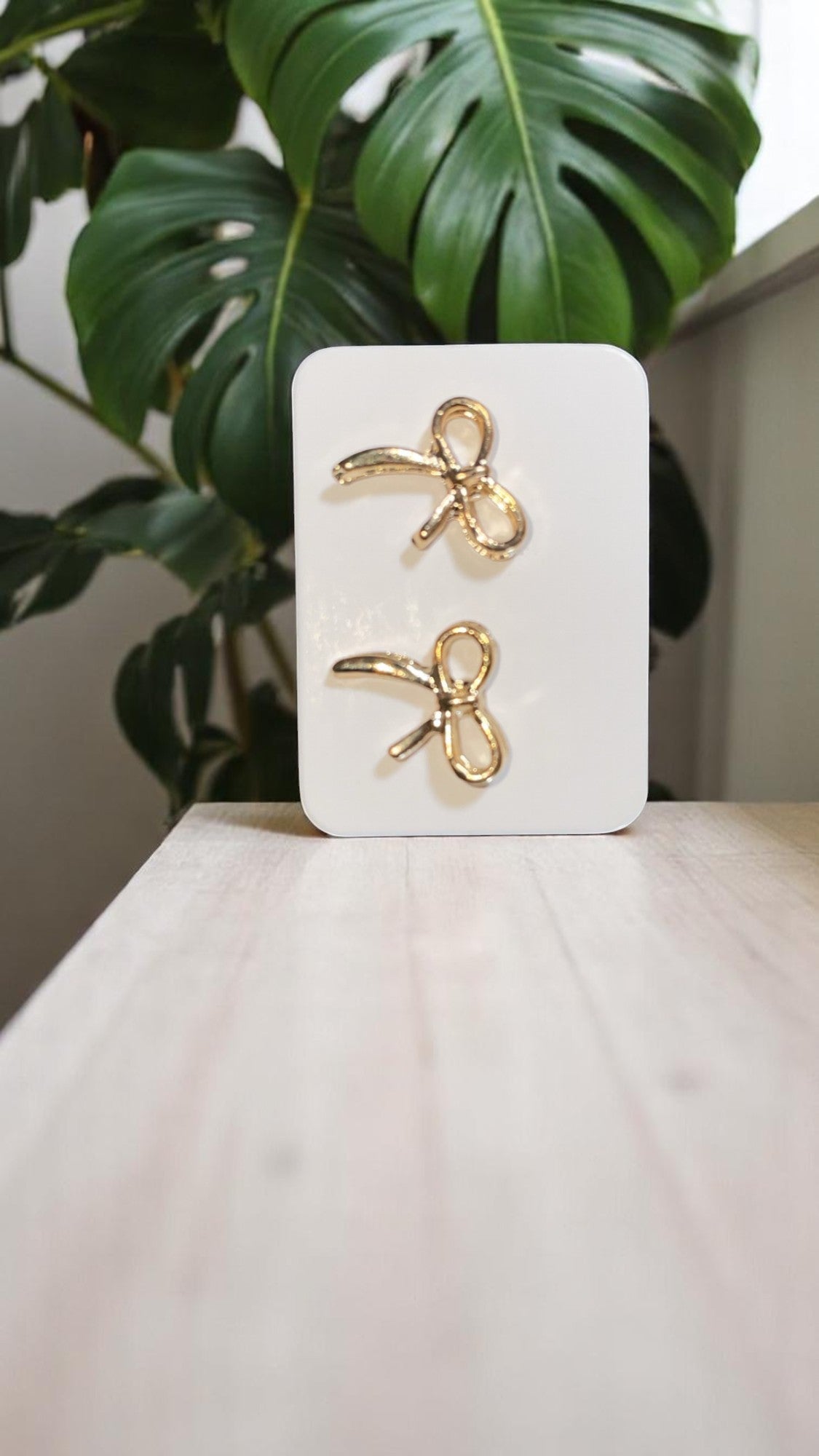 Boucles d’oreilles à formes – Élégance féminine et tendance