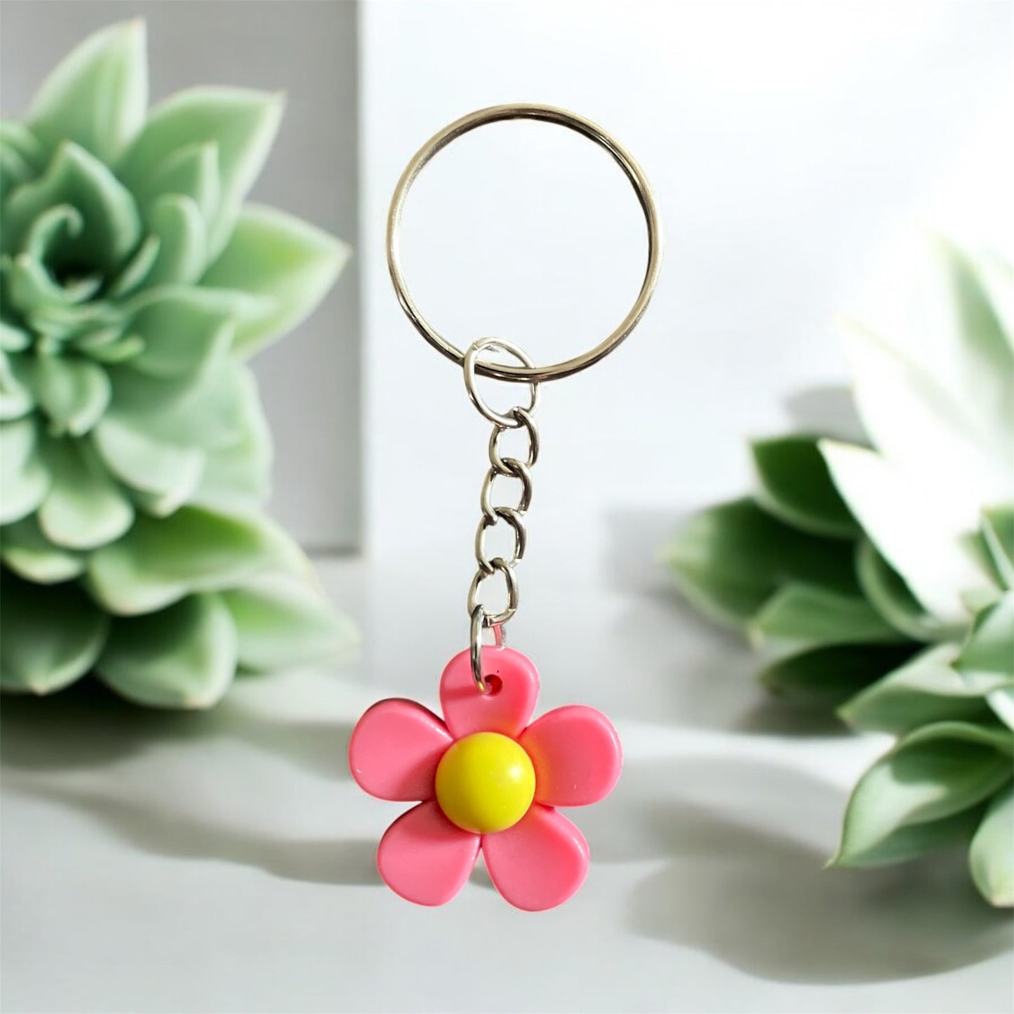 🌸 Porte-Clés Fleur Colorée – L’Accessoire Trop Mignon à Emporter Partout !