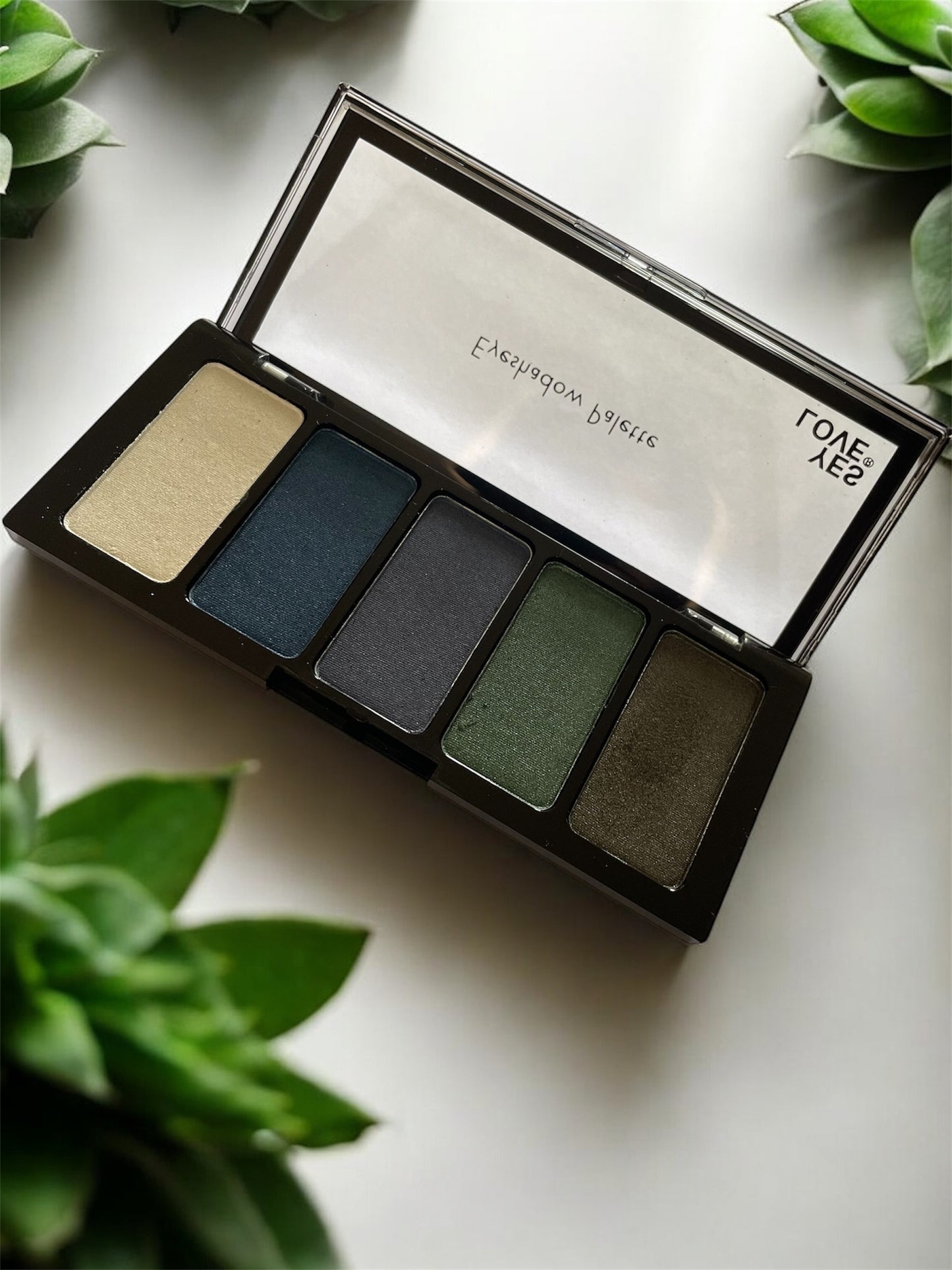 🌟 Palette de Fards à Paupières – YES LOVE 🌟