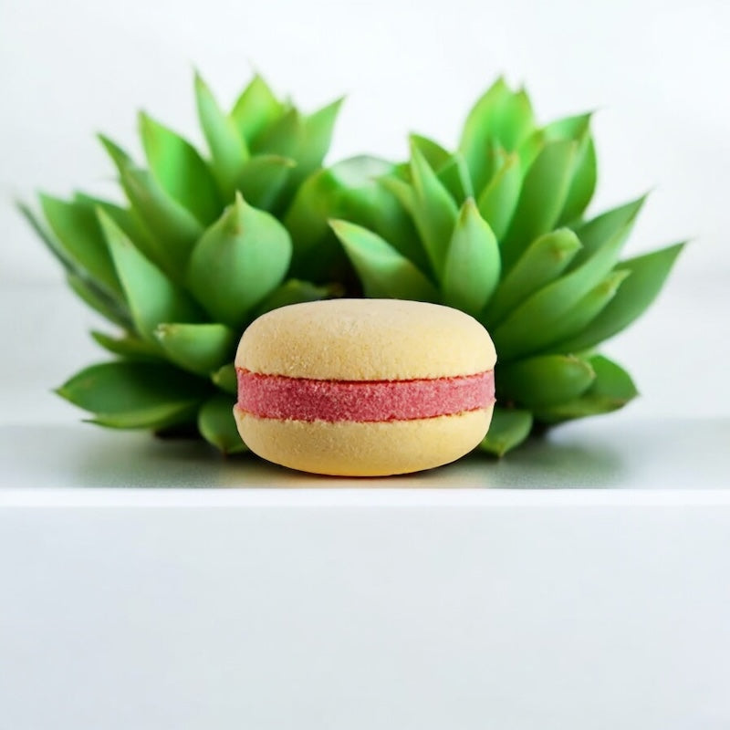 🛁 Macaron Effervescent de Bain – Détente Gourmande et Féminine 🌸