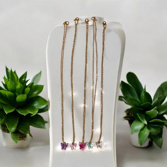 Collier Papillon – Chaîne Dorée & Pendentif Coloré
