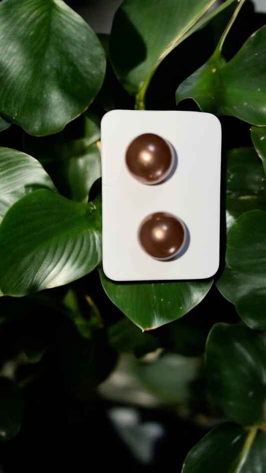 Boucles d’oreilles perles nude – Élégance minimaliste et intemporelle