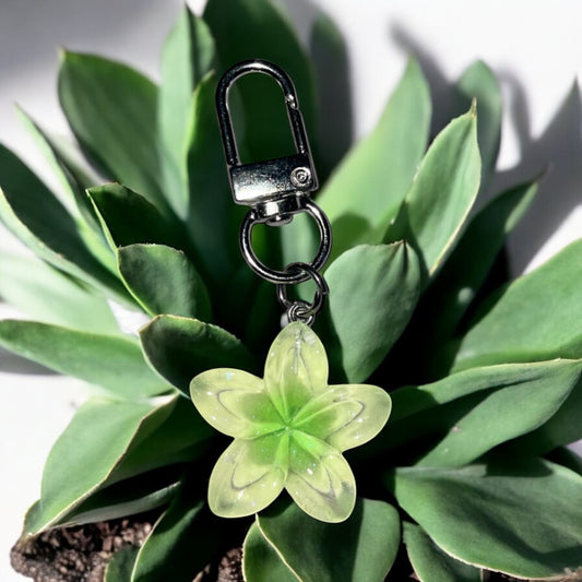 🌸 Porte-clés Fleur Résine – Accessoire Coloré et Tendance