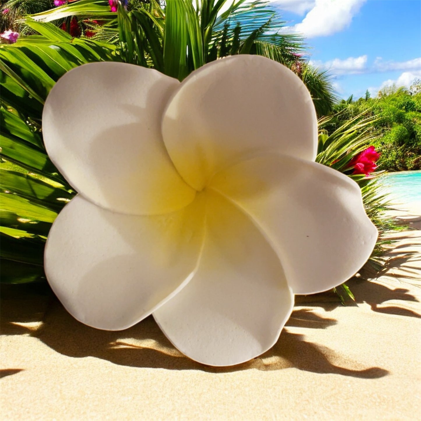 🌺 Barrette Fleur Plumeria – Évasion Hawaïenne au Bout des Cheveux !